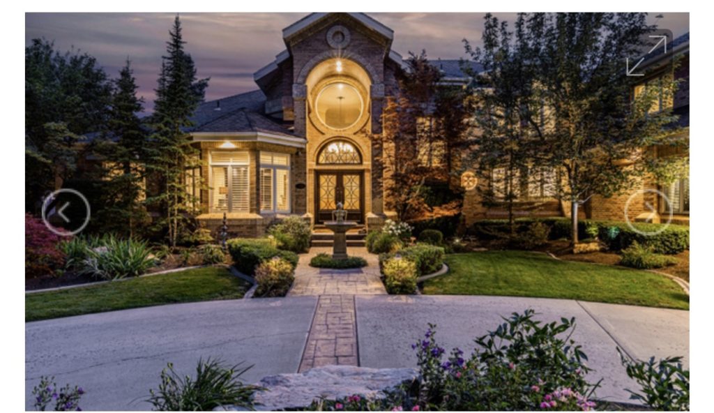 image of a house at night