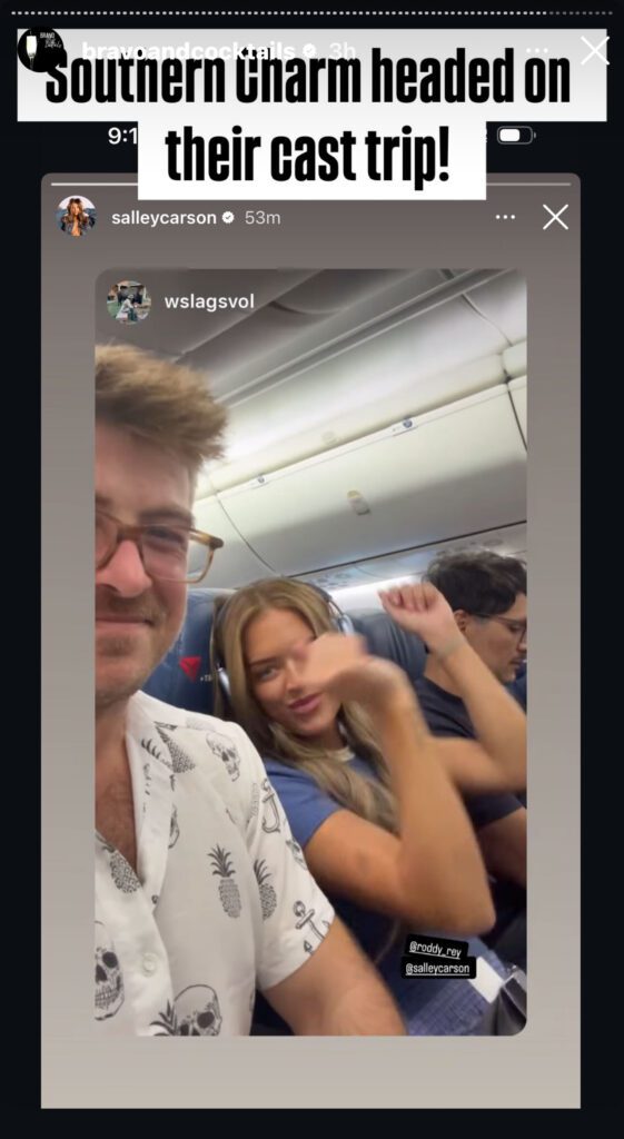 Southern Charm stars Salley Carson and Roddy Rey were spotted on a plane